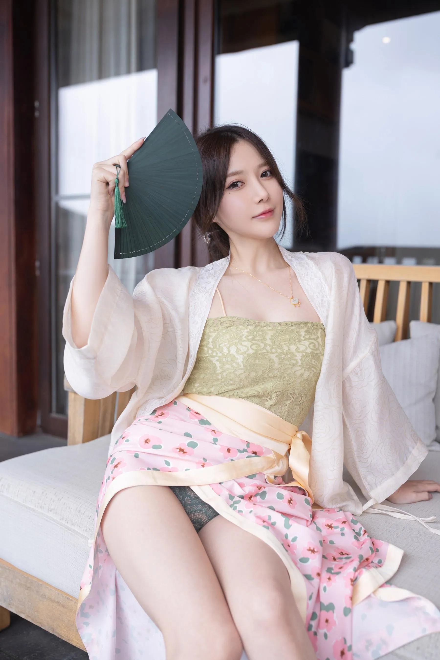 NO.0001 秀人名模鱼子酱Fish内部私购不上架写真 真空露乳 [74P]插图7